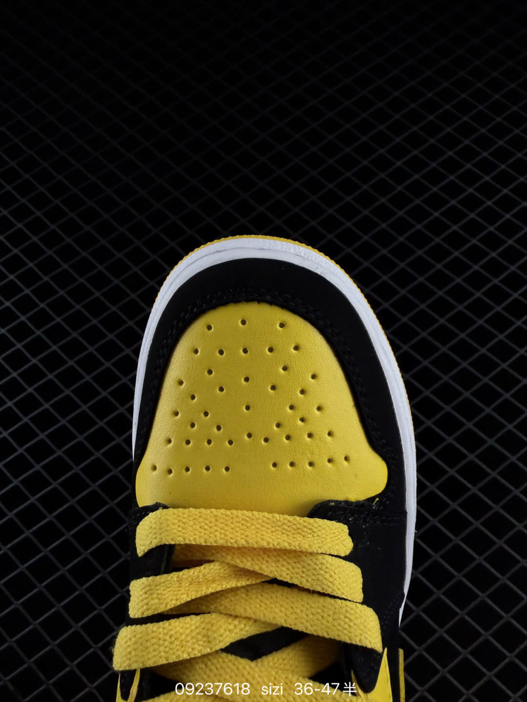 Air Jordan 1 Retro High OG Pine Green-555088-302